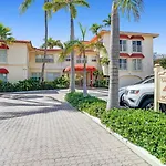 Fort Lauderdale Yacht & Beach Club 316