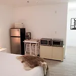 Stylish & Newly-Renovated Suites Near Las Olas