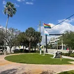 Tropical Classic Retro Florida, Private 2 Bedroom Suite With Best Location