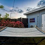 10Min To Beach Stylish Villa Sleeps 12 With Pool, Game Room & Mini Golf