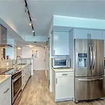 Modern 2-Bedroom Condo With Ocean Access