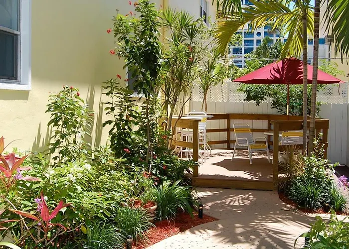 Alcazar Resort- Gay Mens Resort