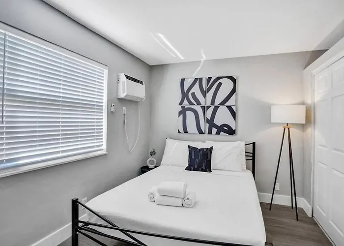 Rustic Retreats Modern 1Br For 4 Guests Minutes From Las Olas