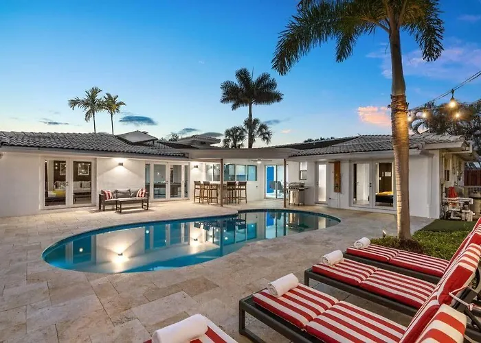 Luxury Kitchen Heated Pool Pool Table Bikes