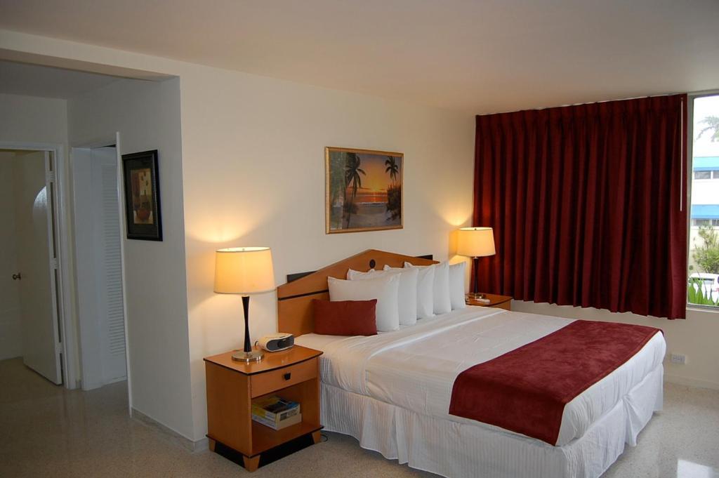 Alcazar Resort- Gay Mens