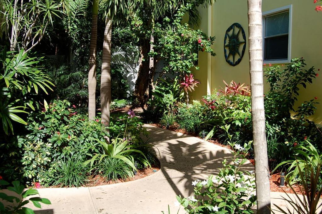 Alcazar Resort- Gay Mens Fort Lauderdale