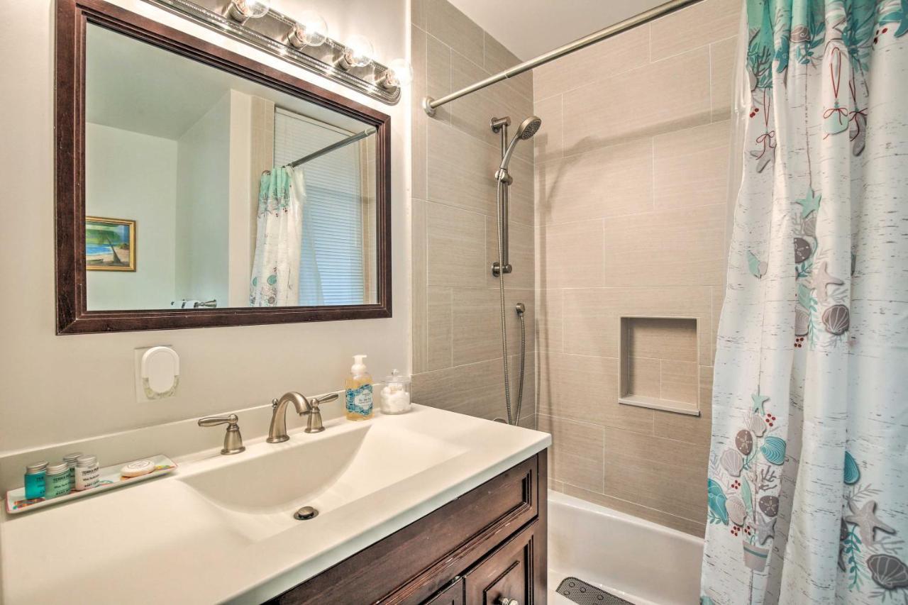 Apartment Canal-front Walk To Downtown Ft Lauderdale!