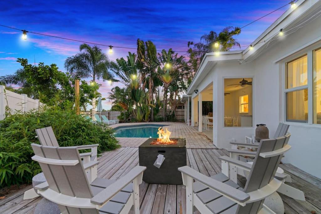 Holiday home Waterfront-heated Pool-mini Golf-game Room-2mi *