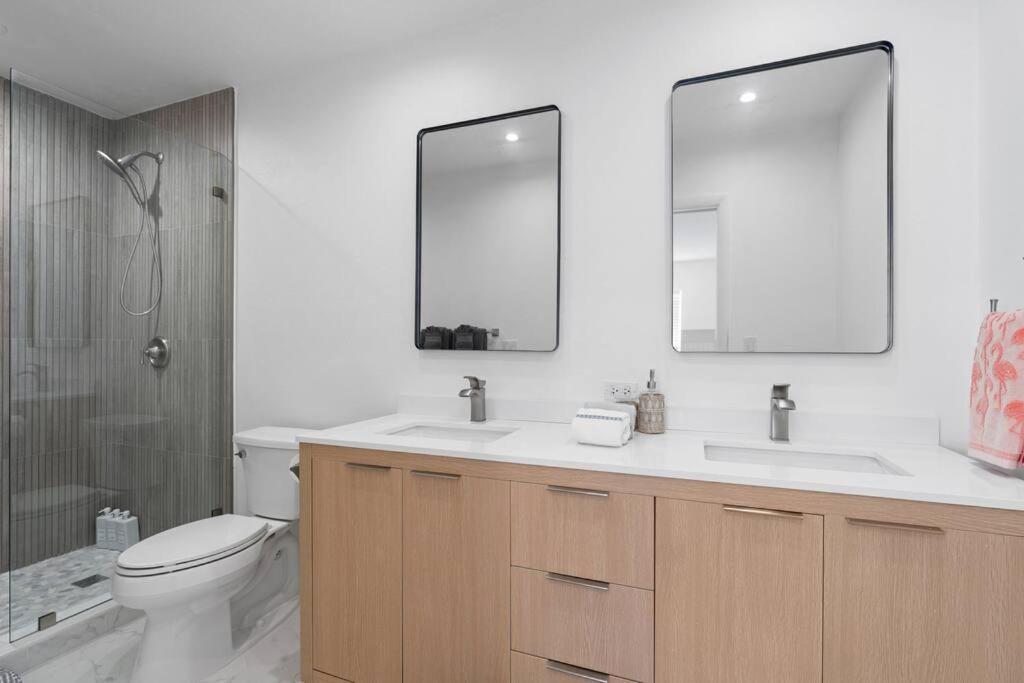 Waterfront-heated Pool-mini Golf-game Room-2mi Fort Lauderdale