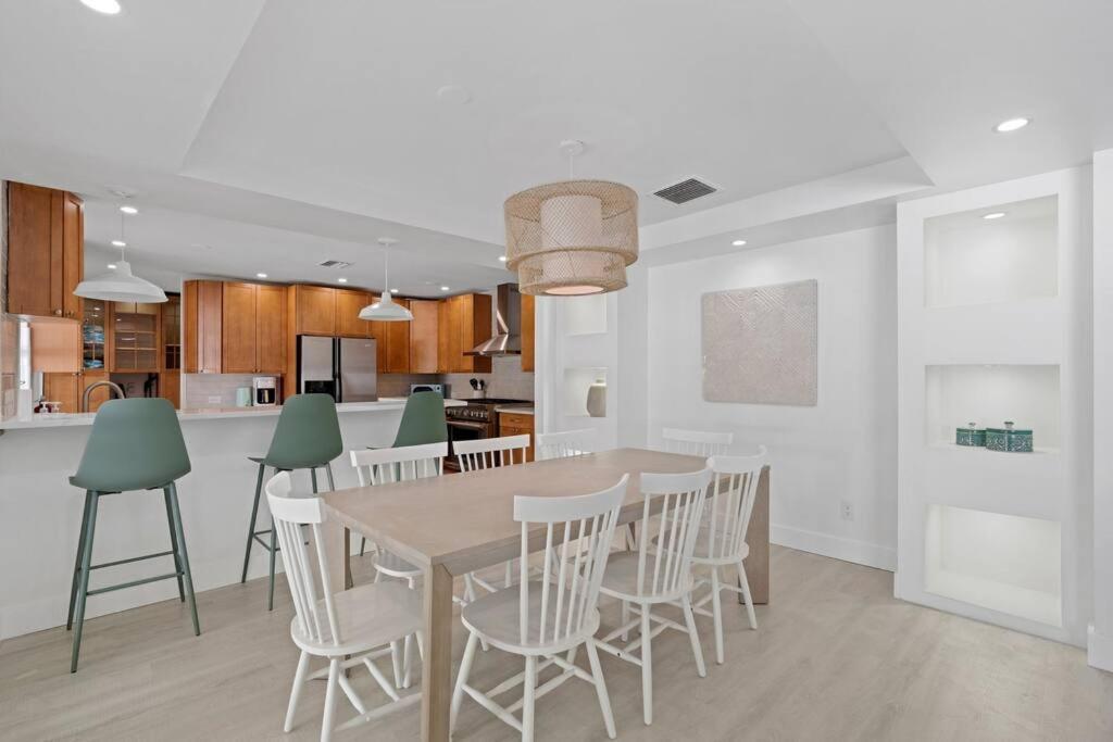 Waterfront-heated Pool-mini Golf-game Room-2mi * Fort Lauderdale