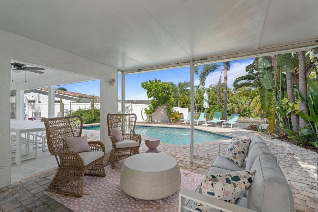 Waterfront-heated Pool-mini Golf-game Room-2mi * Fort Lauderdale