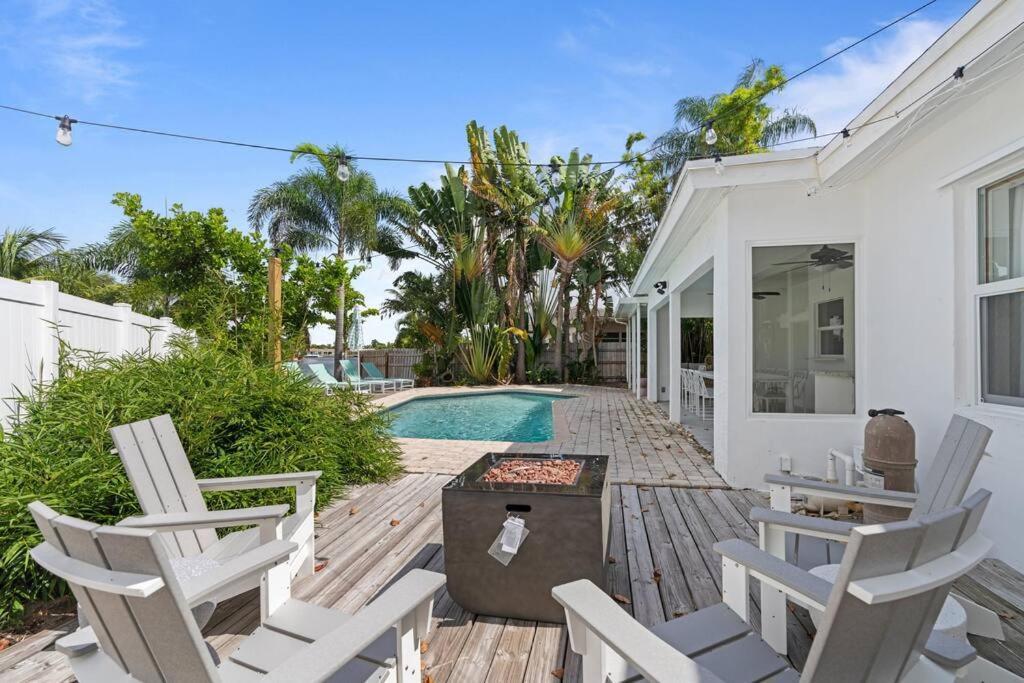 Waterfront-heated Pool-mini Golf-game Room-2mi Holiday home Fort Lauderdale