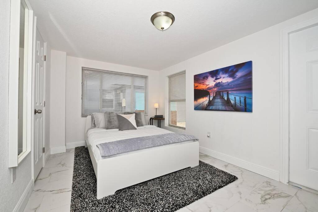 Enjoy And Relax Around Lauderdale Area!!