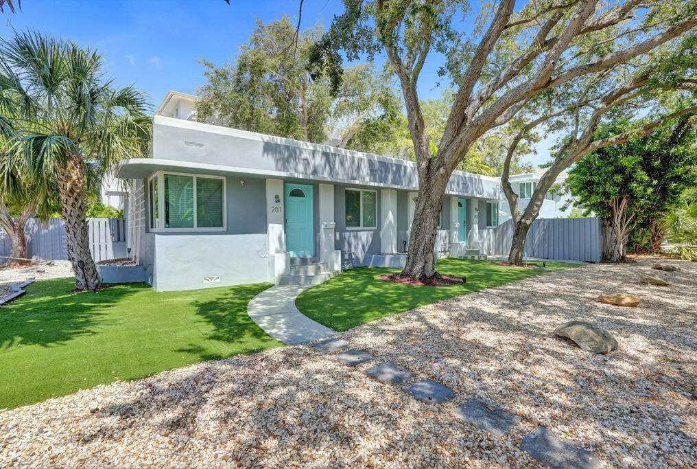 Apartment Olas Oasis, Pool, Parking, Remodeled *