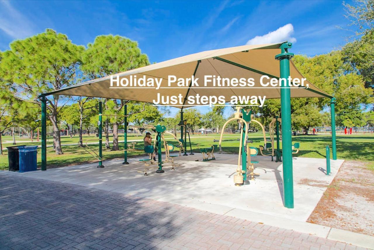 Olas Oasis, Pool, Parking, Remodeled * Fort Lauderdale