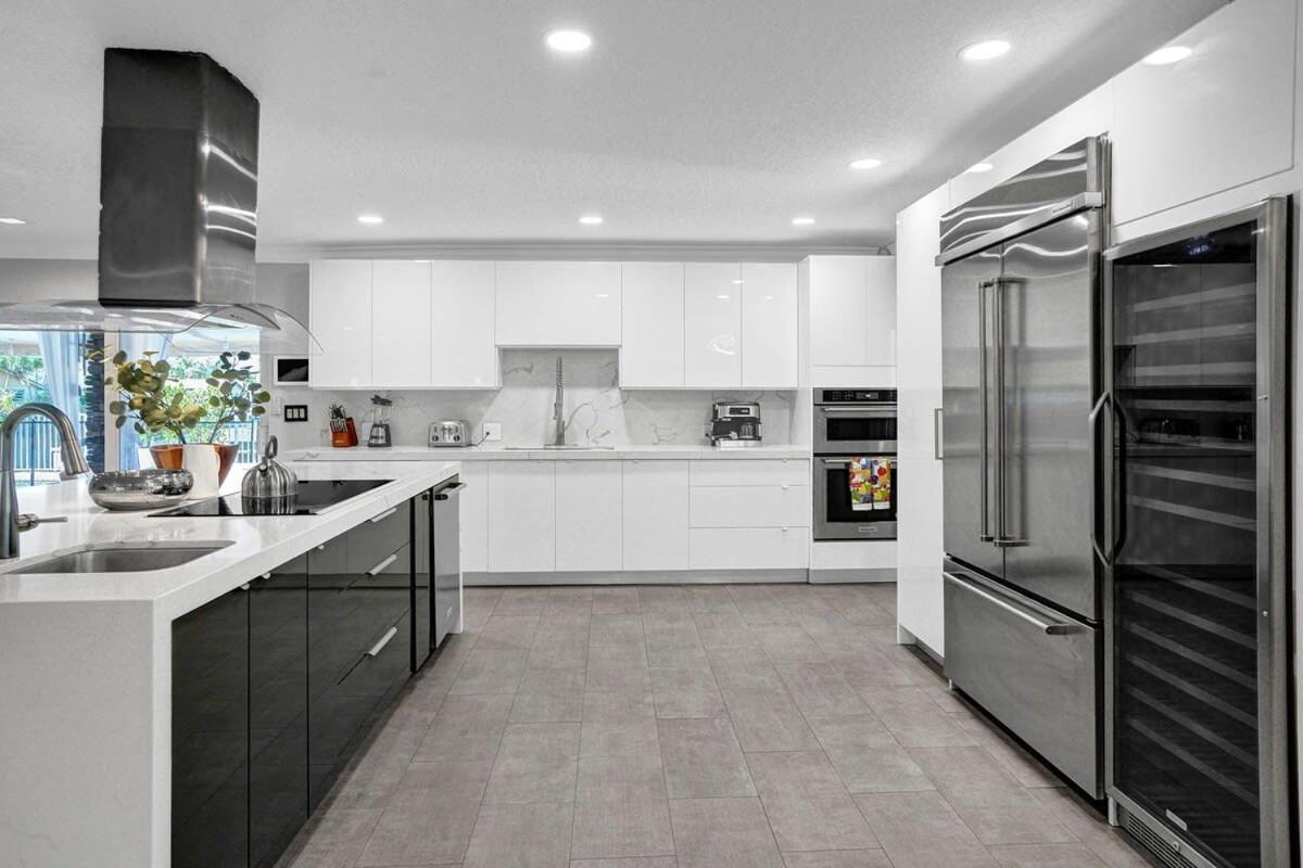 Luxe 4br Waterfront W Htd Pool 5min To *