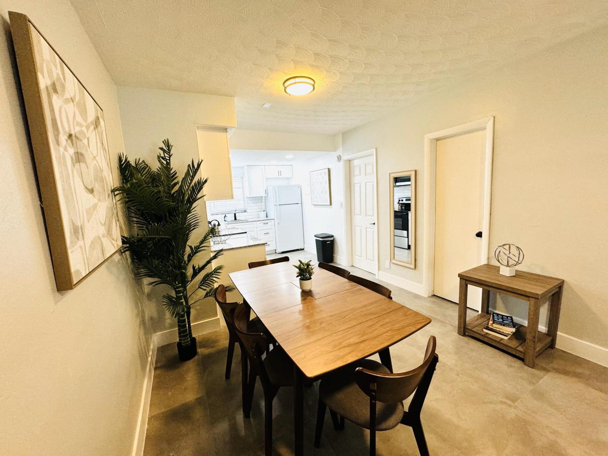 By Lowkl Apartment