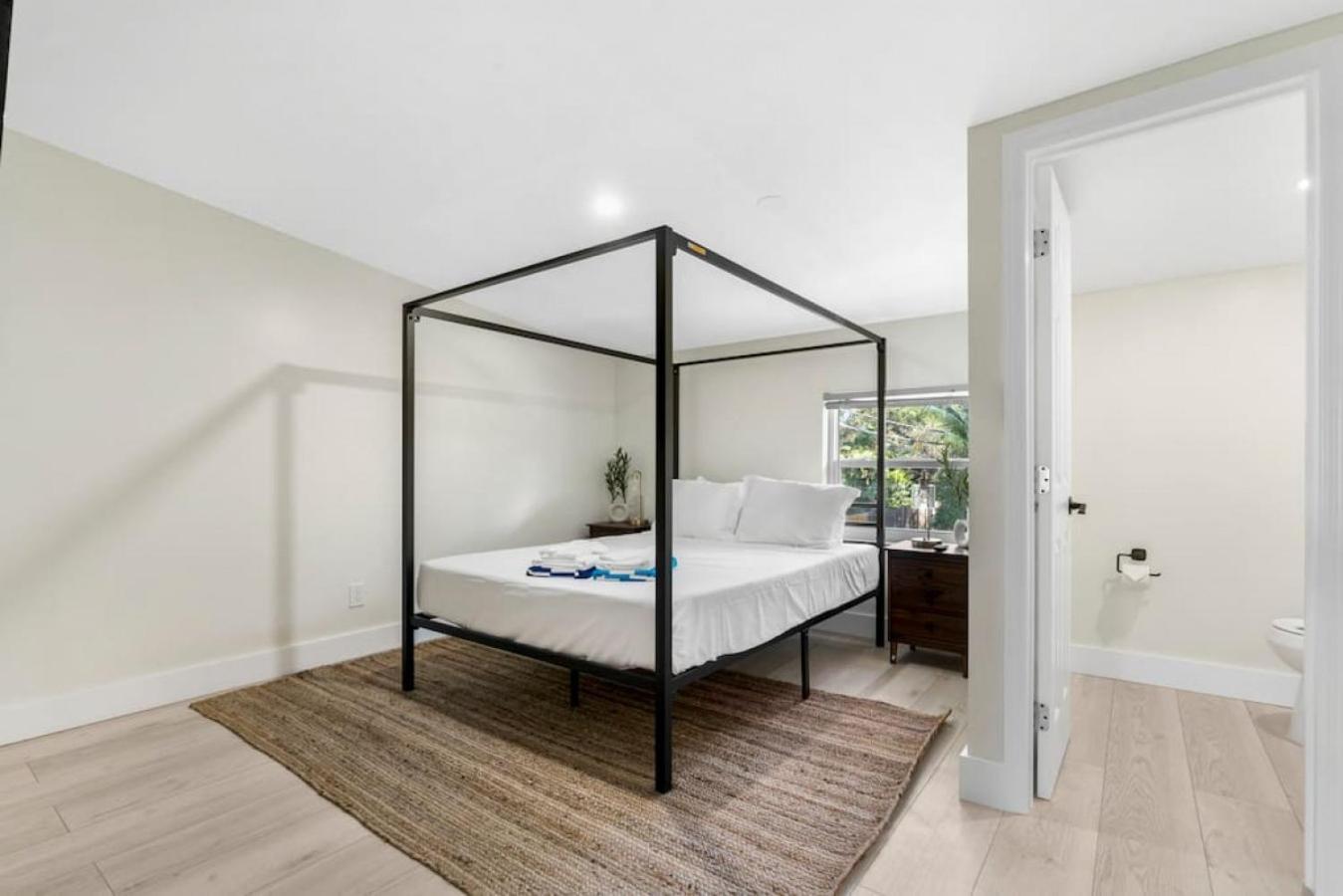 Apartment Tropical Pool Loft With Smart Tvs Fort Lauderdale