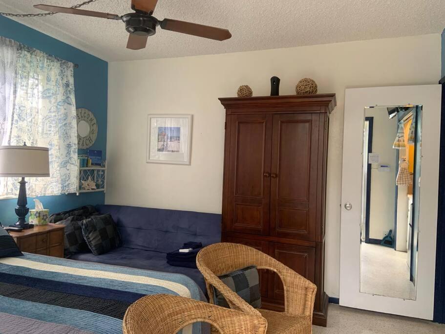 Tropical Classic Retro Florida, Private 2 Bedroom With Location Apartment
