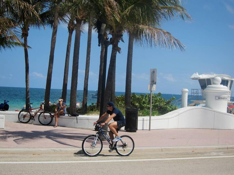 Tropical Classic Retro Florida, Private 2 Bedroom With Location Apartment *
