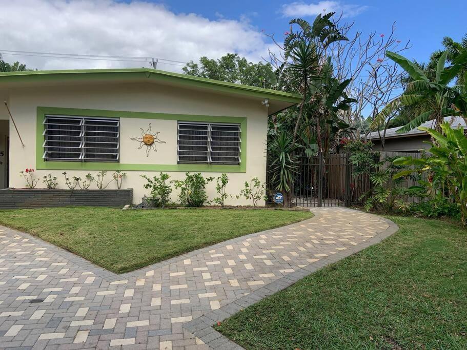 Tropical Classic Retro Florida, Private 2 Bedroom With Location Apartment