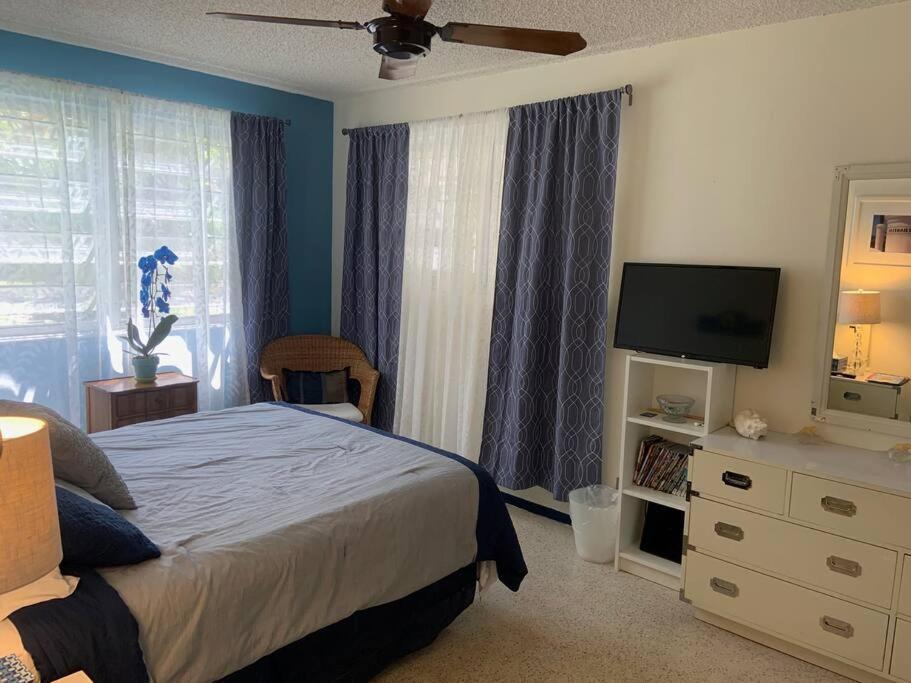 Tropical Classic Retro Florida, Private 2 Bedroom With Location Apartment