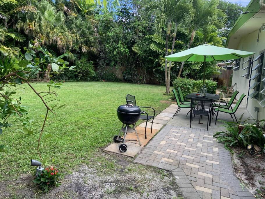 Apartment Tropical Classic Retro Florida, Private 2 Bedroom With Location