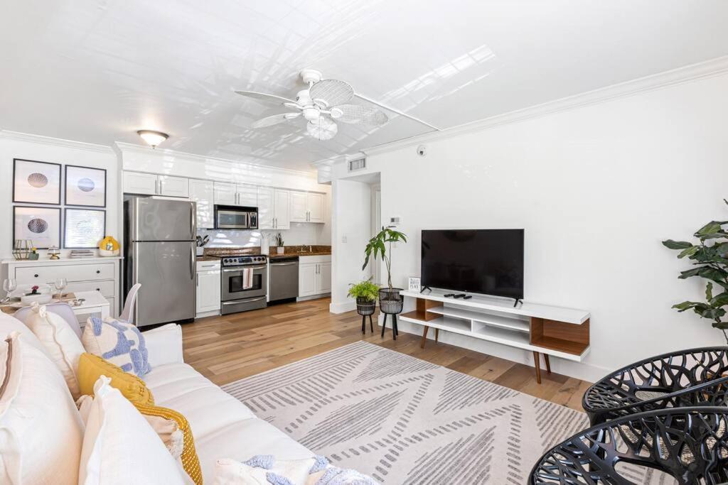 Cozy Olas Blvd Apartment