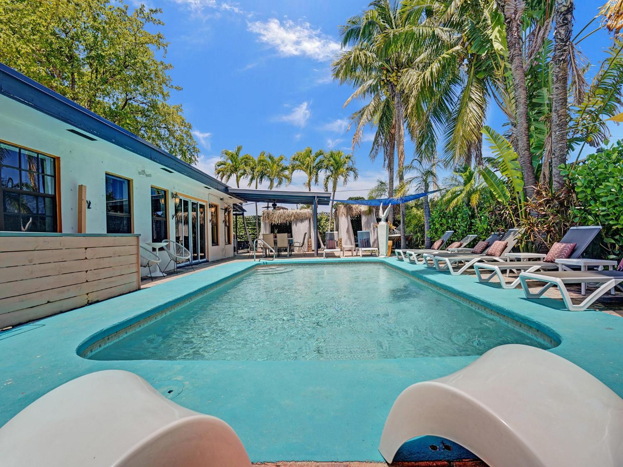 Gaypool Side Pleasure Clothing Optional Mens Only Fort Lauderdale