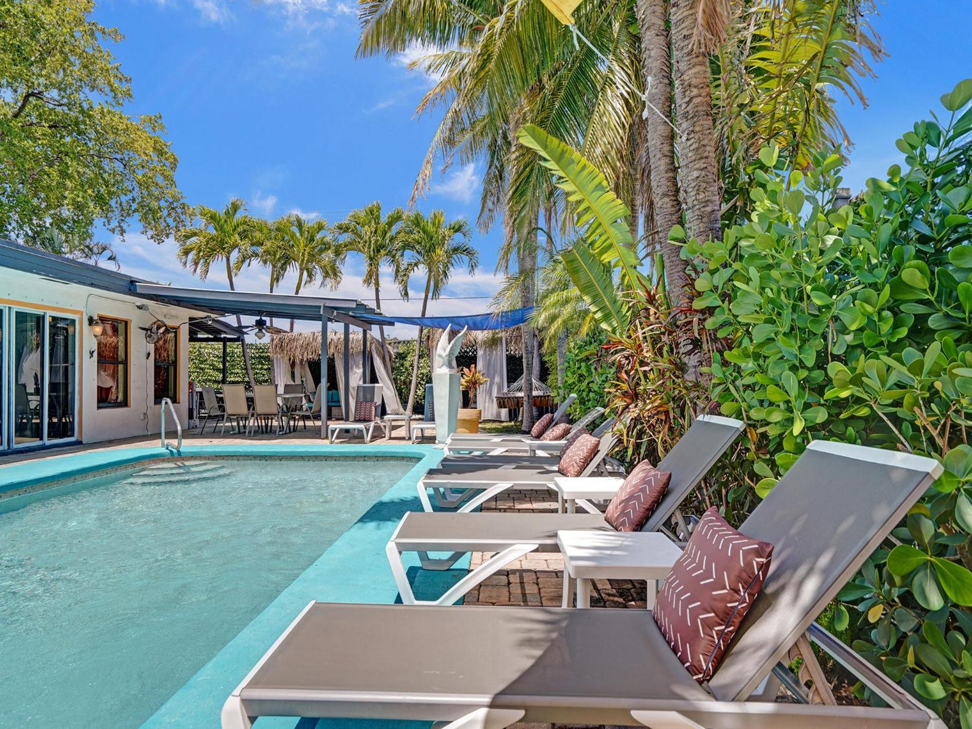 Guest house Gaypool Side Pleasure Clothing Optional Mens Only Fort Lauderdale