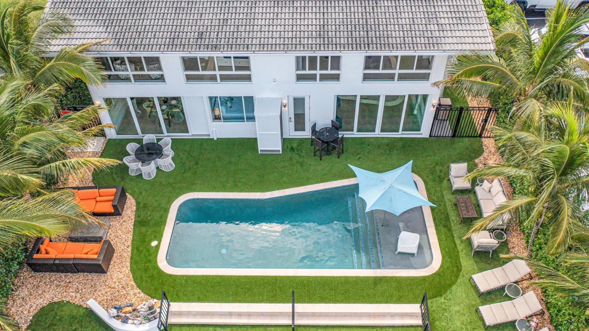 Apartment By Waterfront Key Three