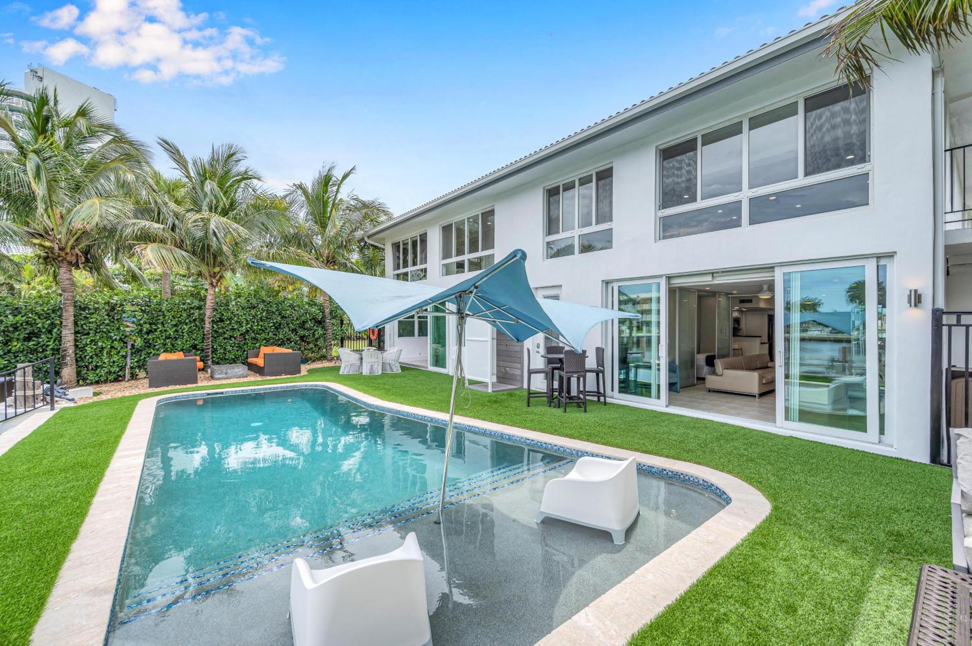 Apartment By Waterfront Key Three