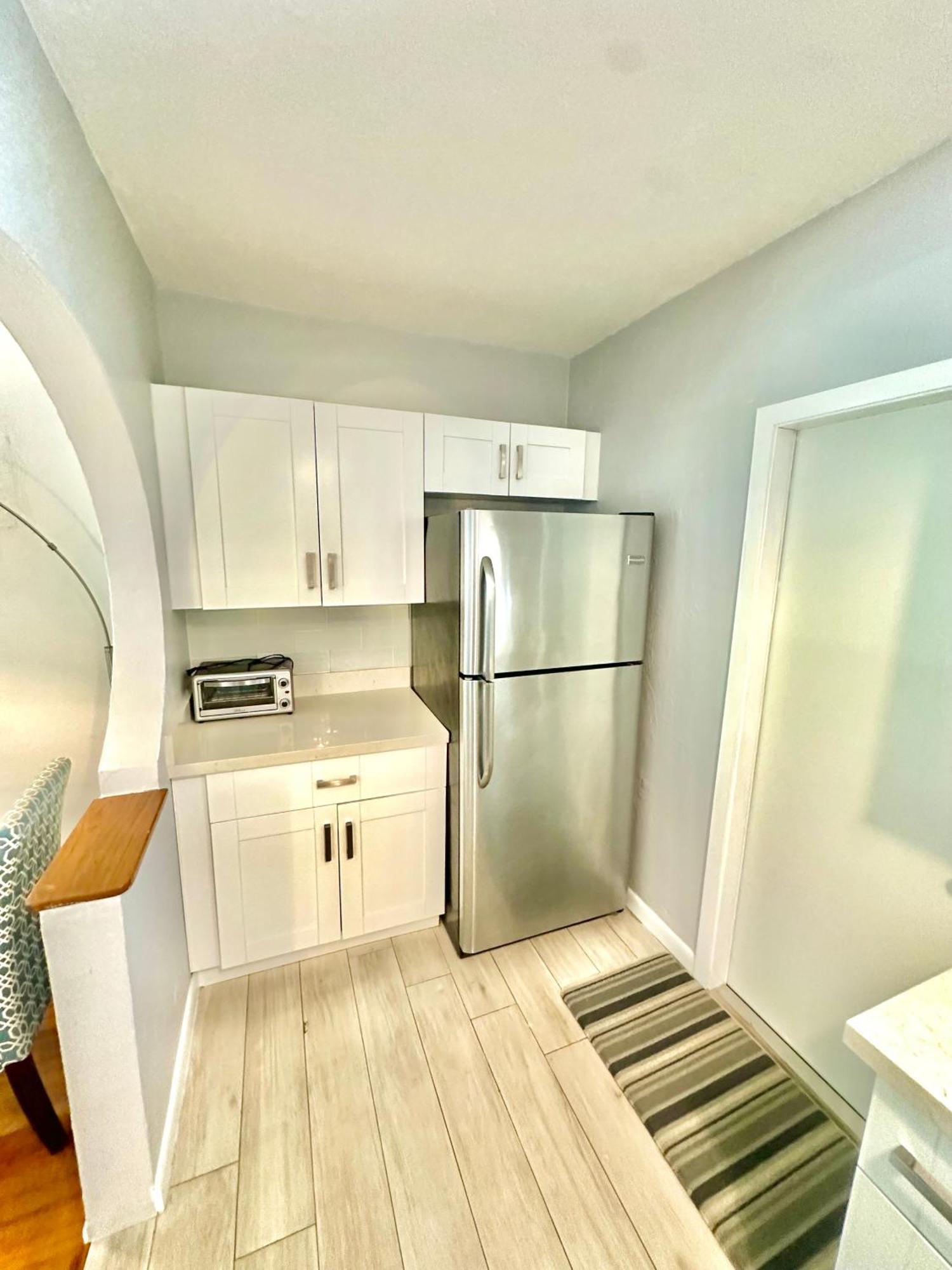 Olas Oasis, Pool, Parking, Remodeled *