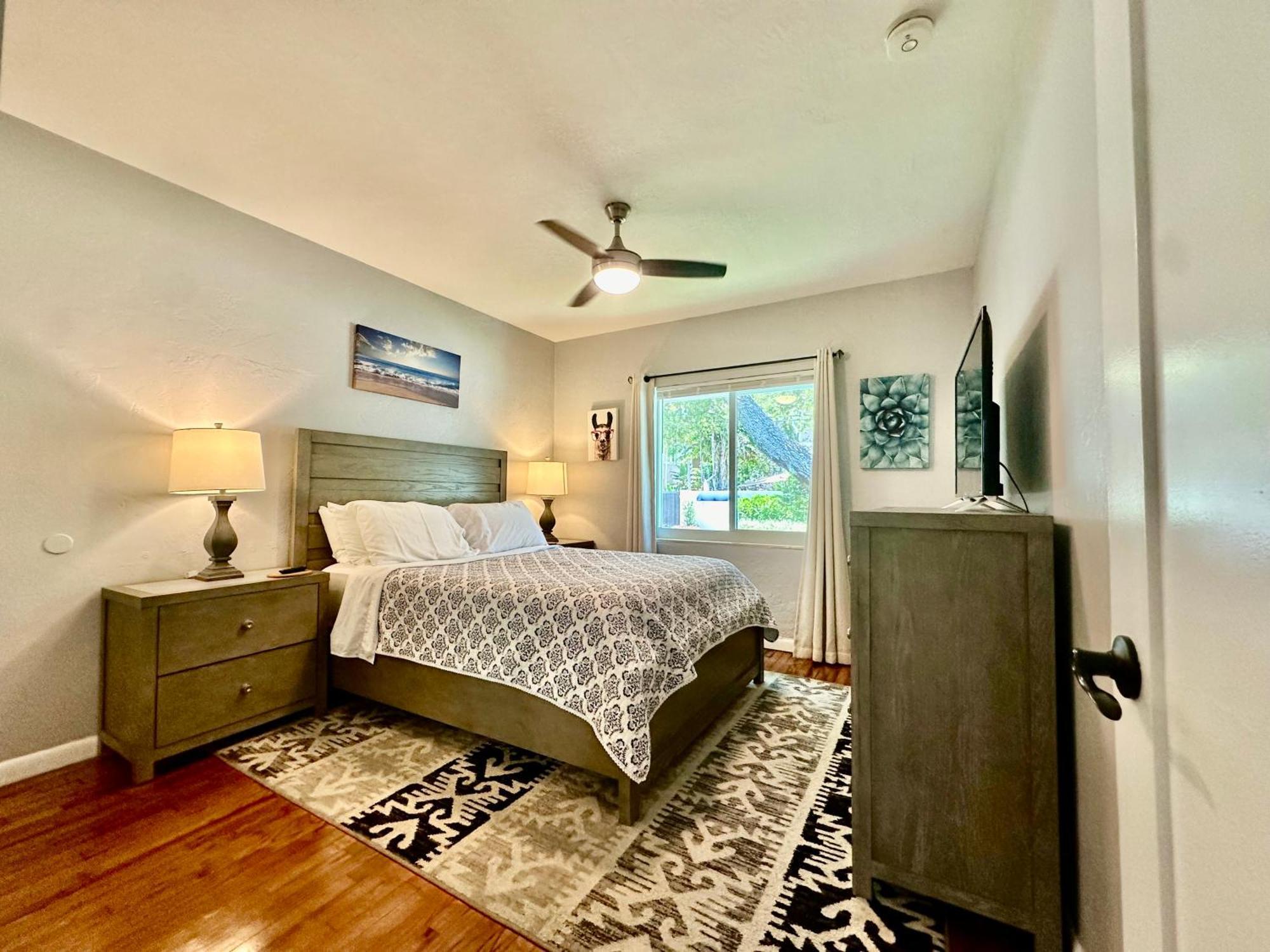 Olas Oasis, Pool, Parking, Remodeled