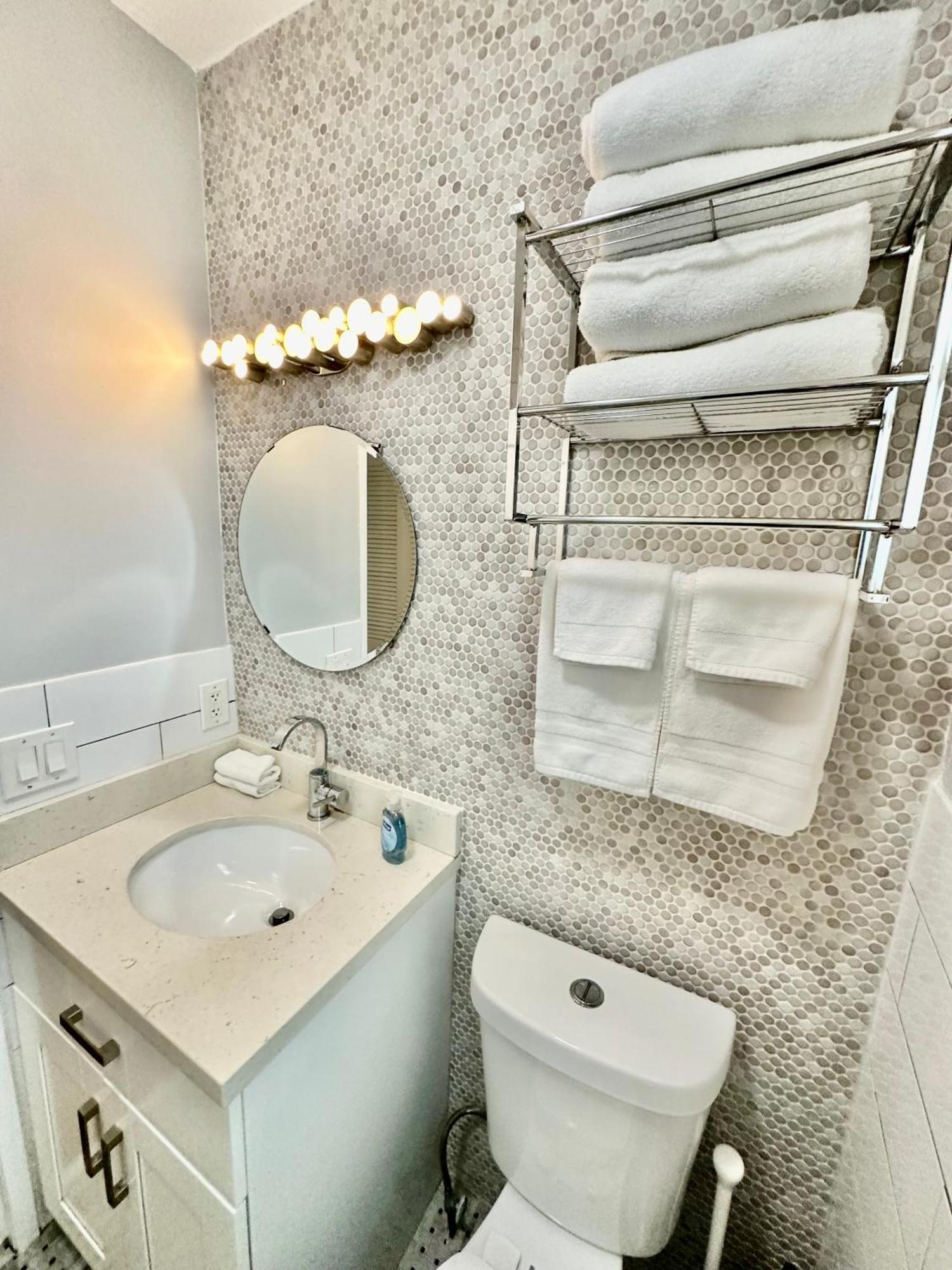Apartment Olas Oasis, Pool, Parking, Remodeled
