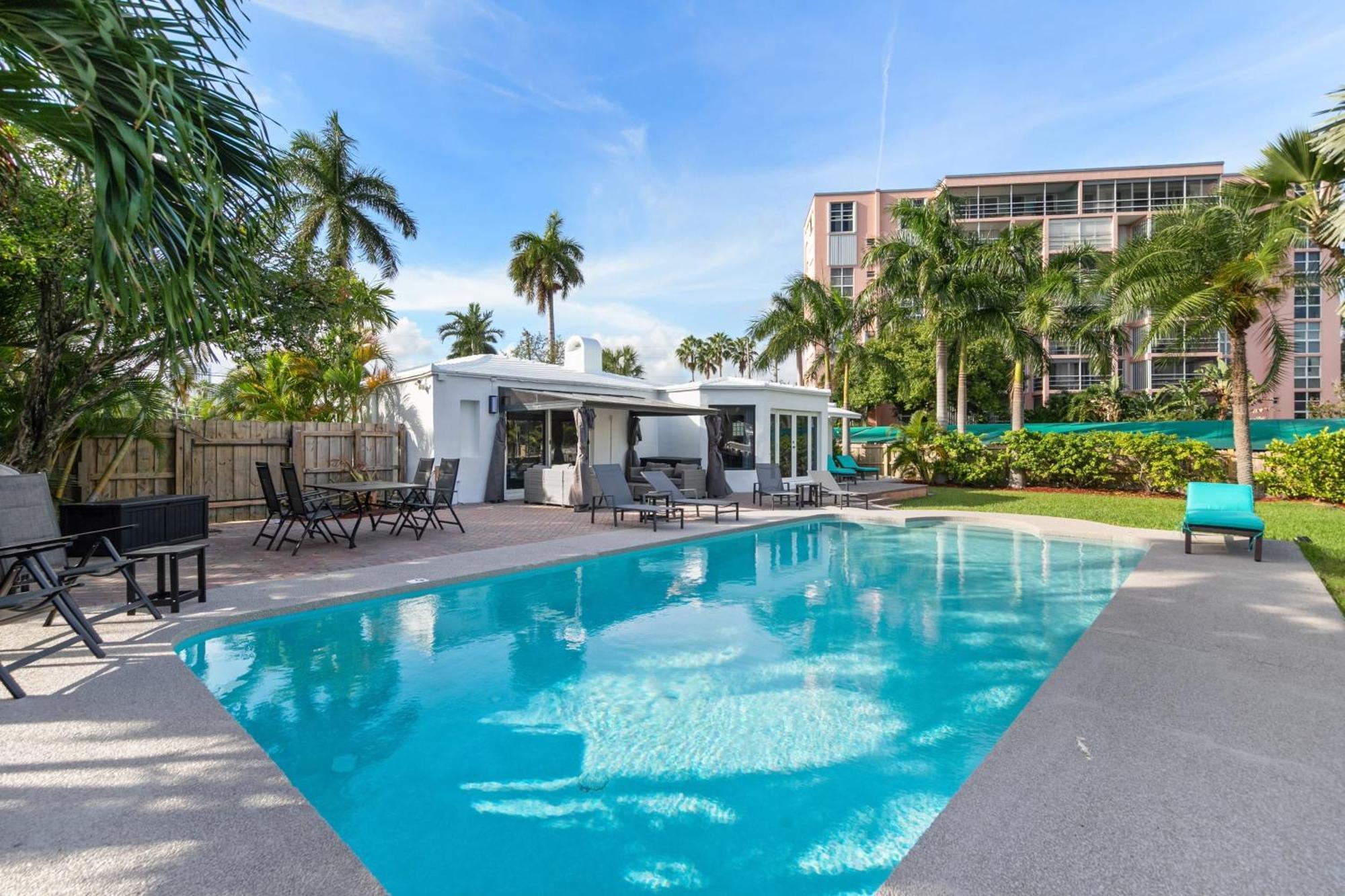 Holiday home Waterfront Escape Walk To Olas Privatepool Bbq
