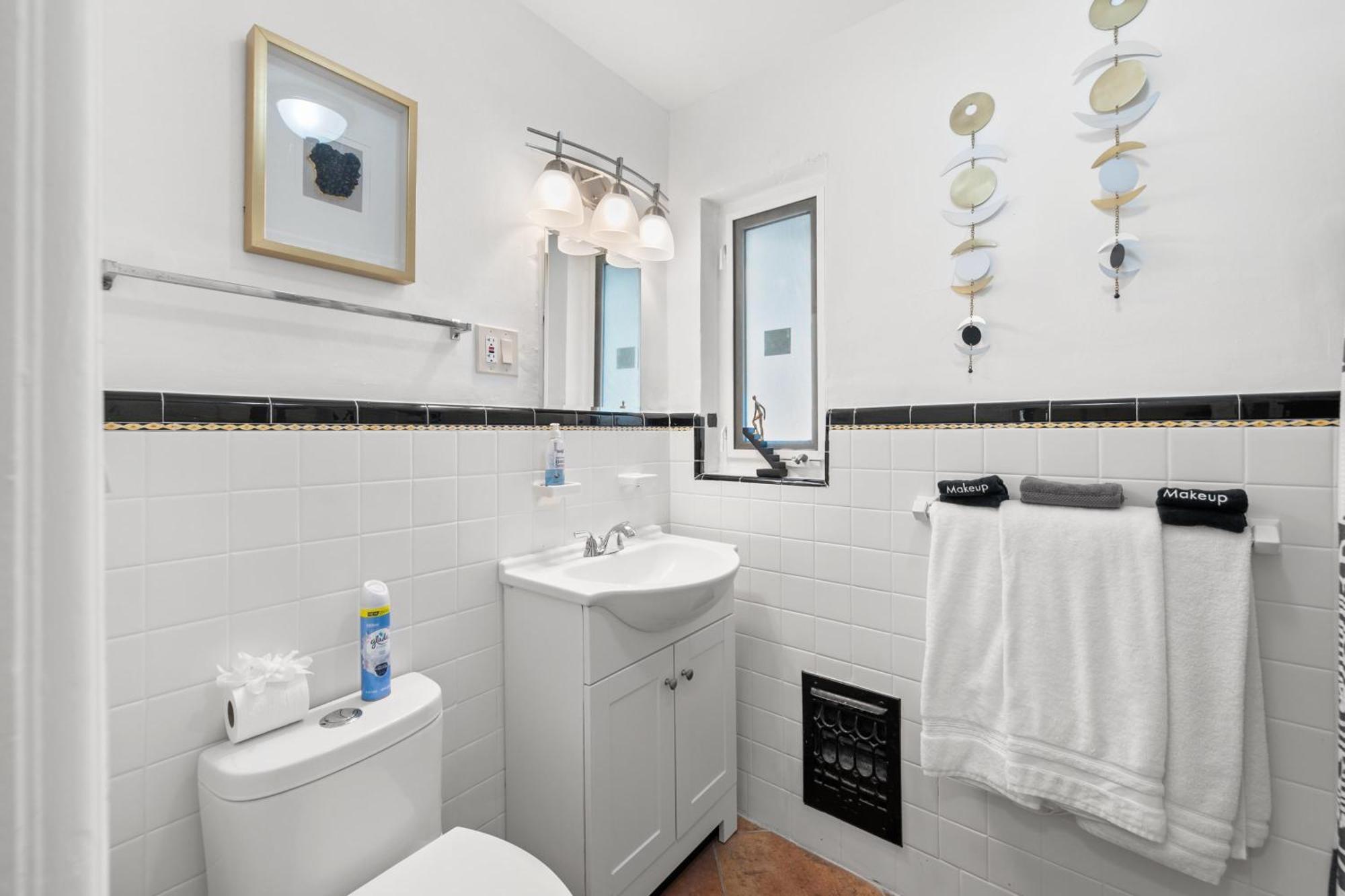 Waterfront Escape Walk To Olas Privatepool Bbq Holiday home