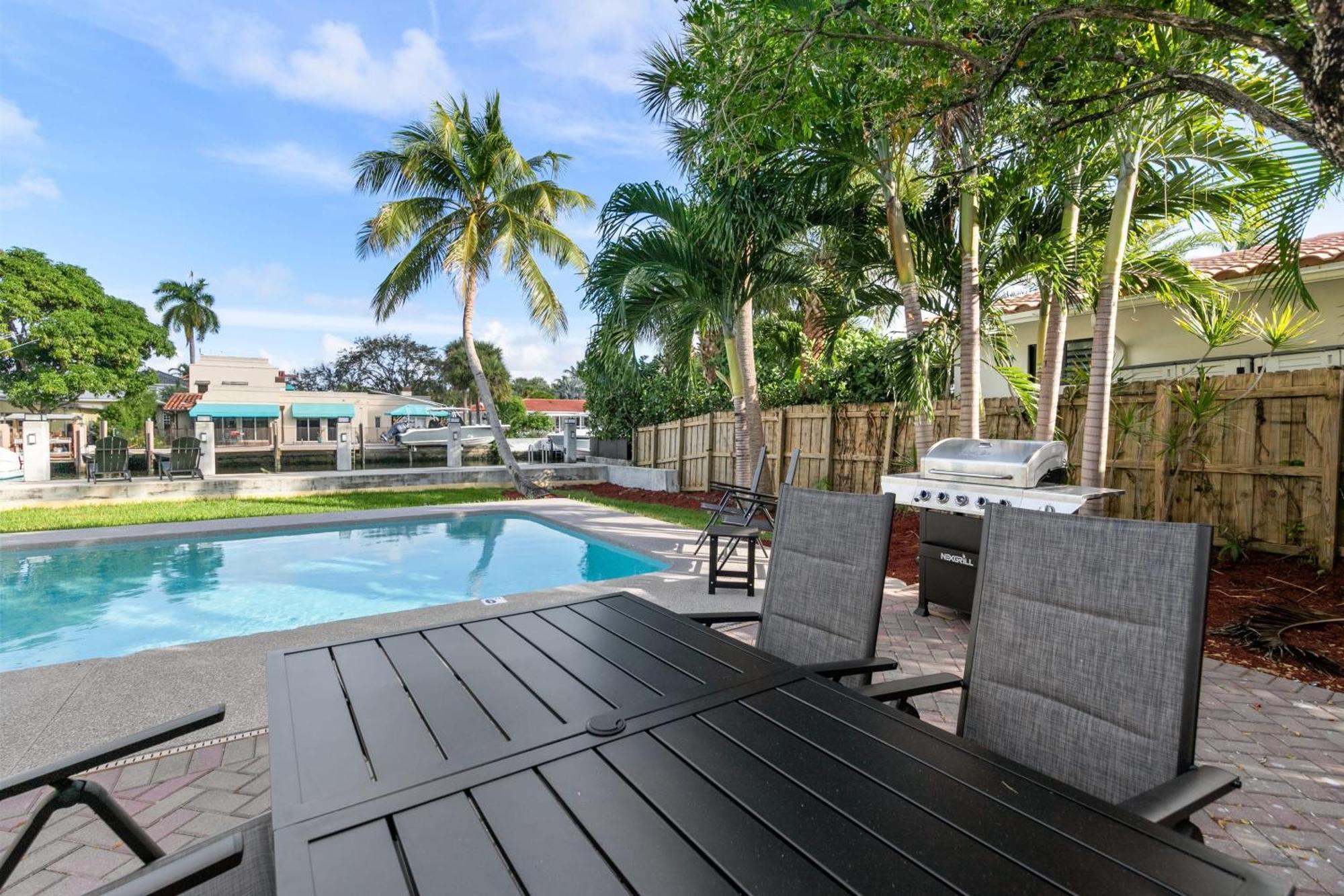 Waterfront Escape Walk To Olas Privatepool Bbq * Fort Lauderdale