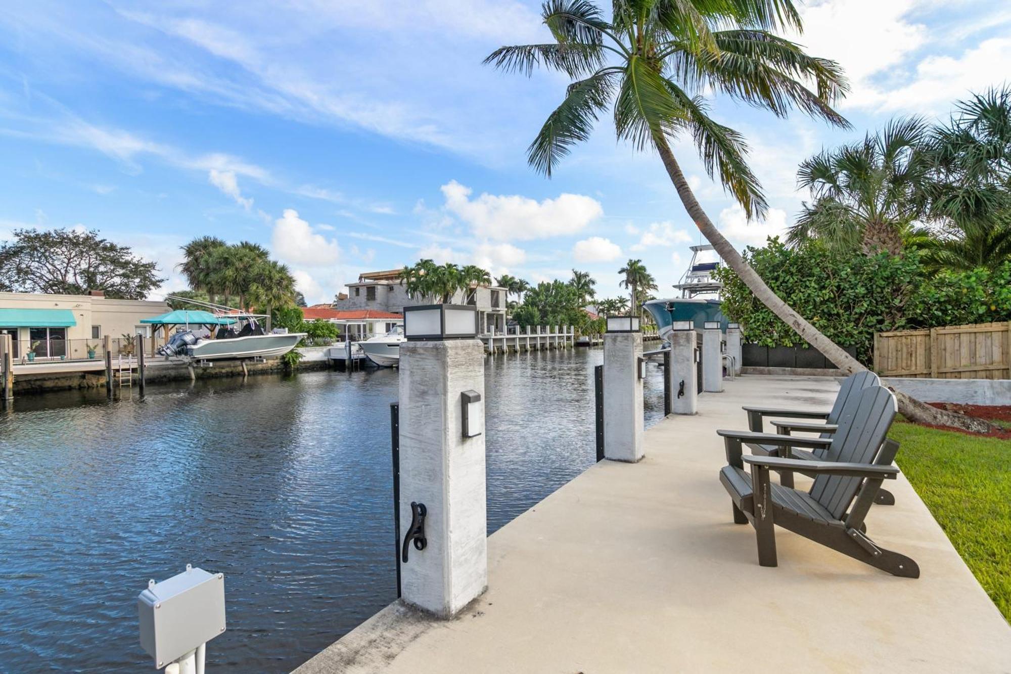 Waterfront Escape Walk To Olas Privatepool Bbq Holiday home Fort Lauderdale