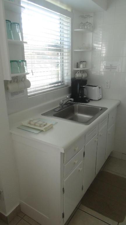 Robindale Suites Hotel 3*