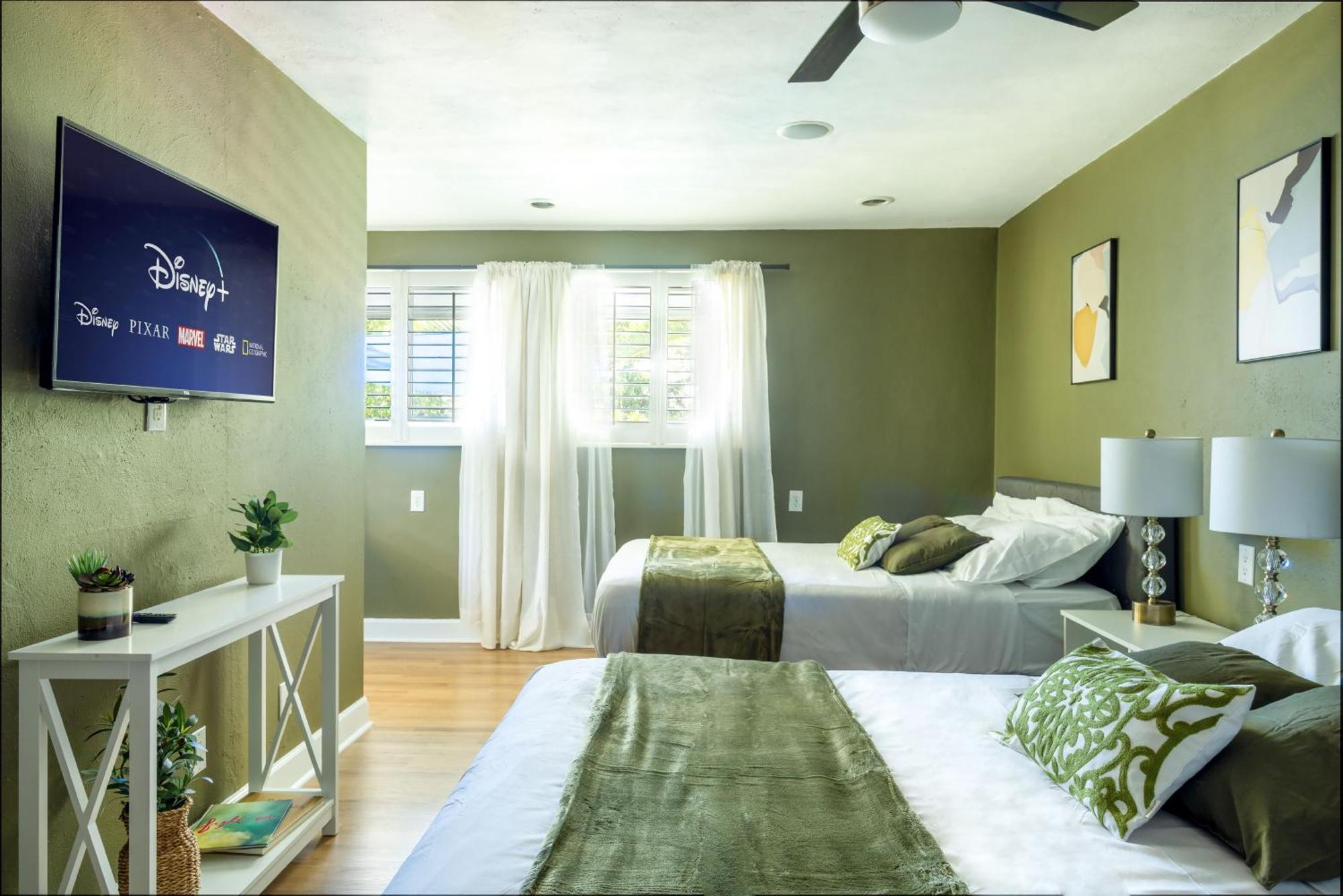 Tropical Oasis Heated Saltwater Pool 6min To The Holiday home Fort Lauderdale