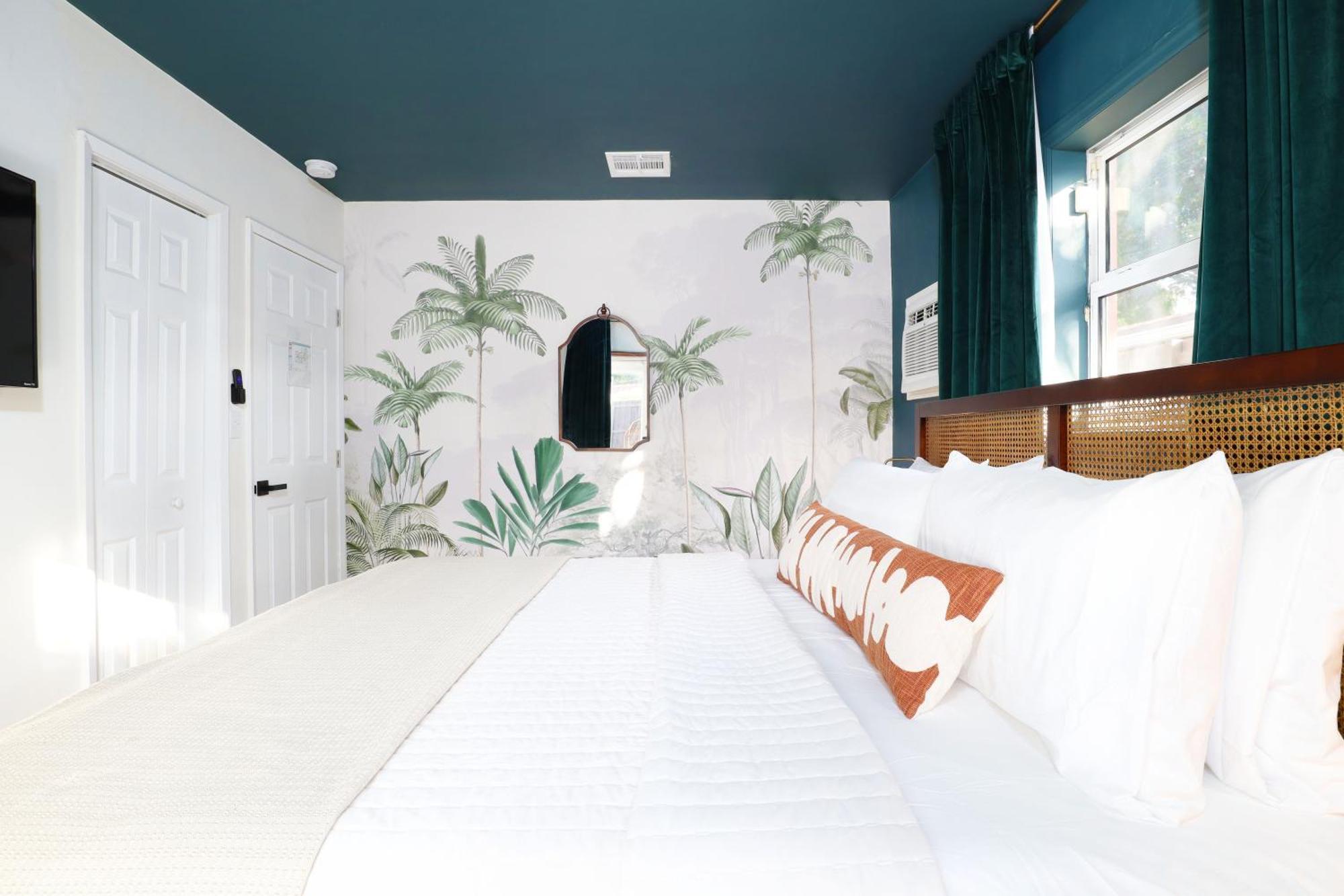 Holiday home Havana Haven By Bk - Family Friendly - Close To - Large Heated Pool - 4 Beds - Sleeps 8 Fort Lauderdale