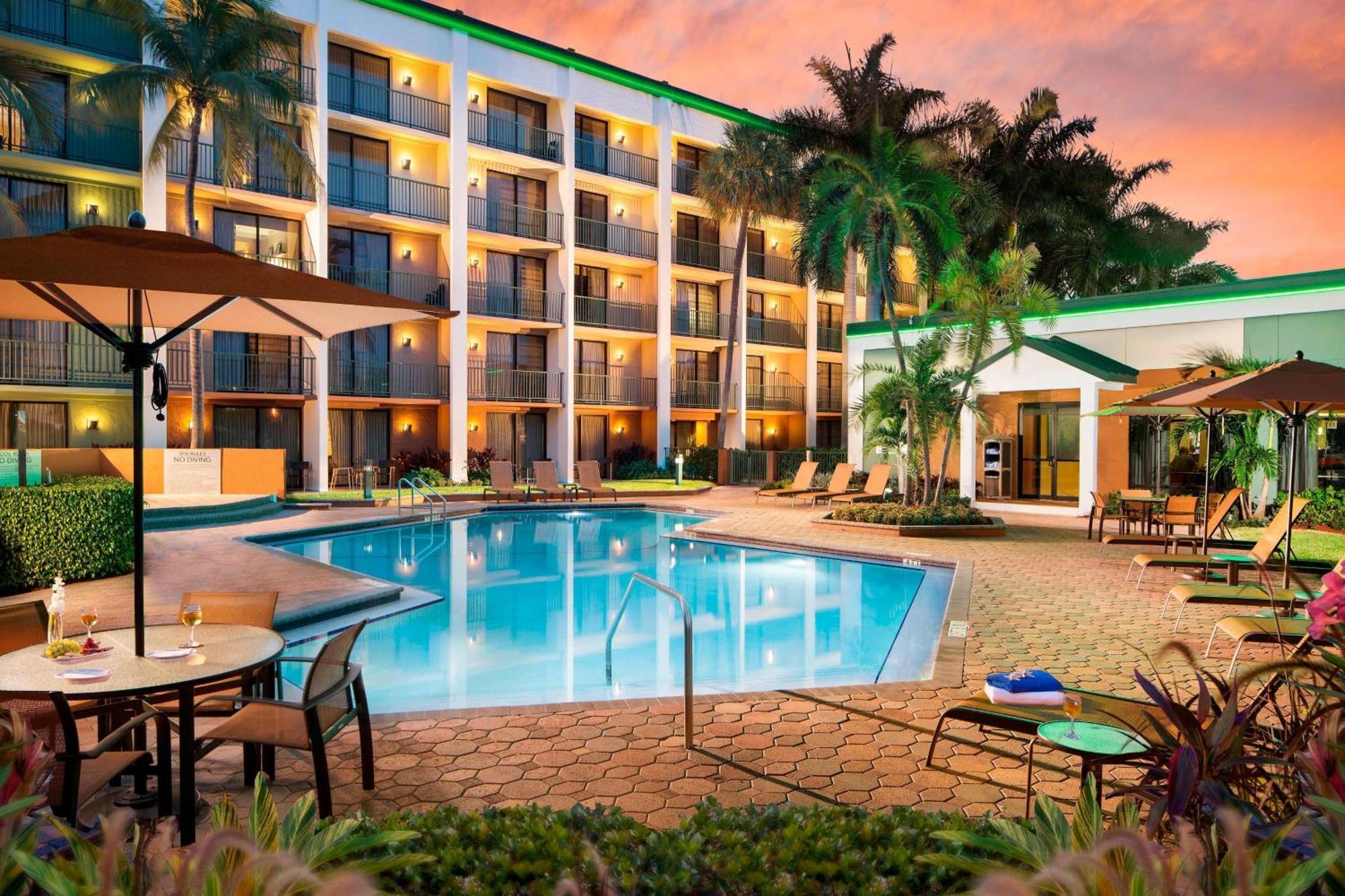 Courtyard By Marriott Lauderdale East / Lauderdale-by-the-sea 3*