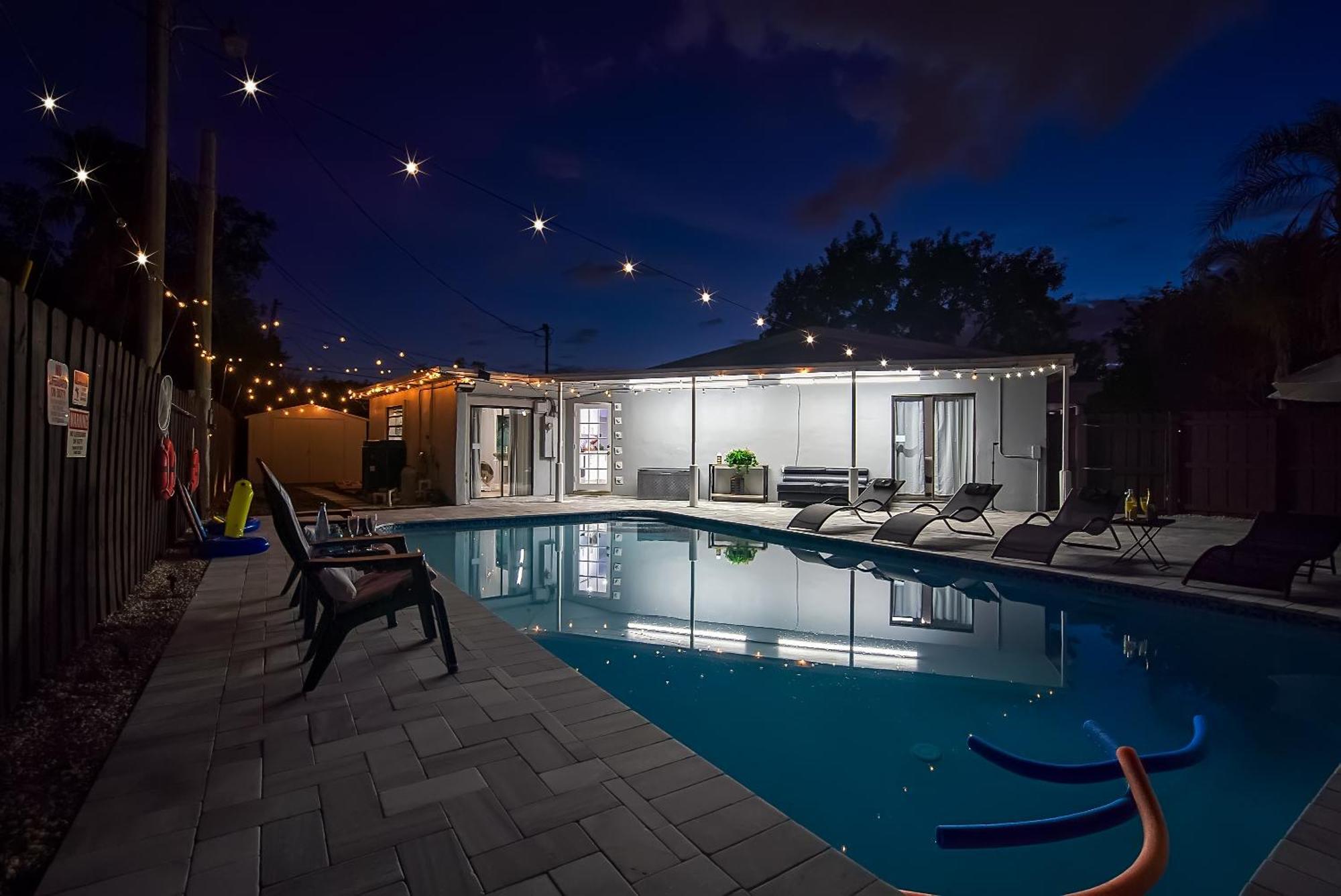 10min To Stylish Sleeps 12 With Pool, Game & Mini Golf Villa Fort Lauderdale