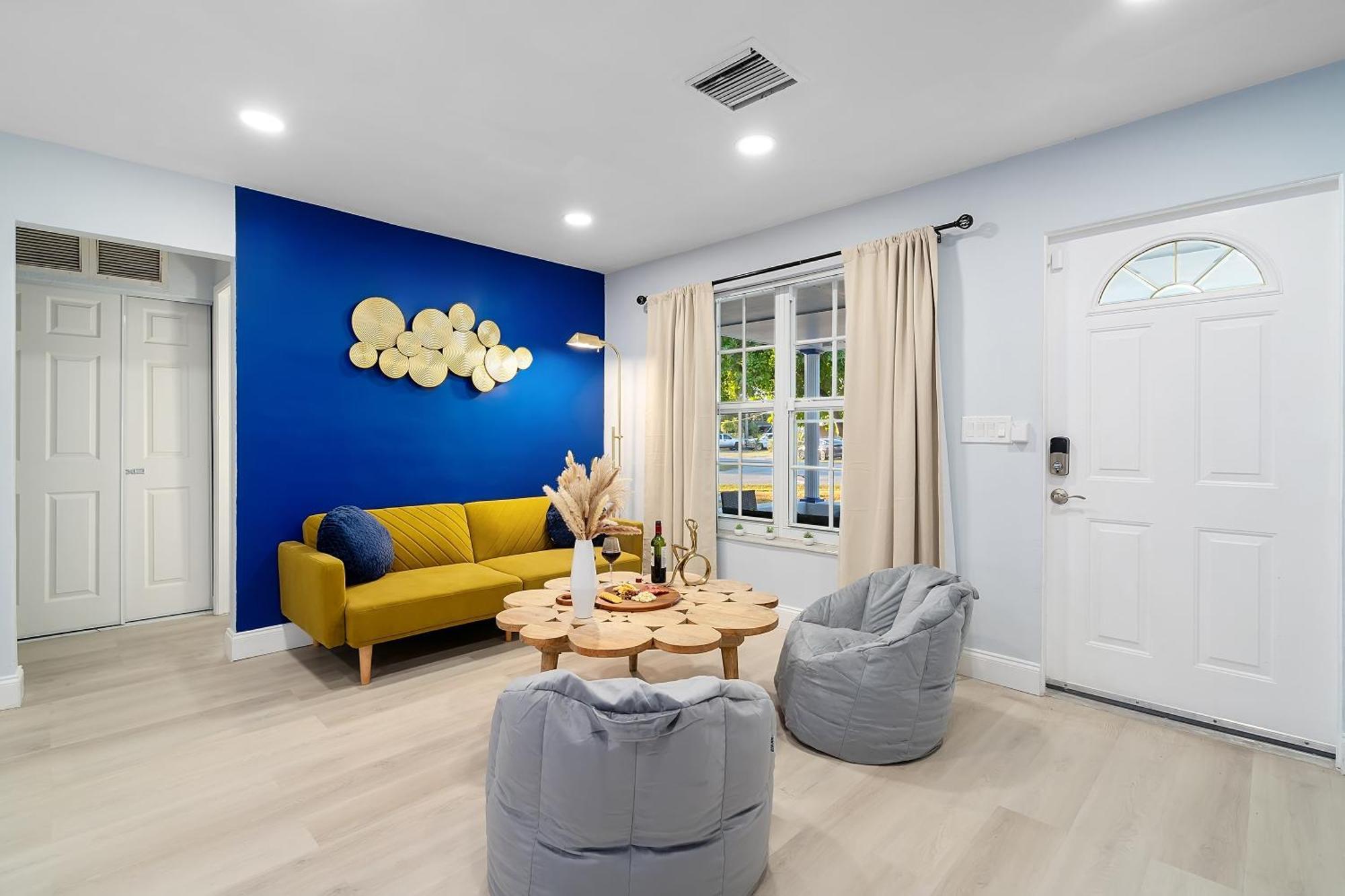 10min To Stylish Sleeps 12 With Pool, Game & Mini Golf *