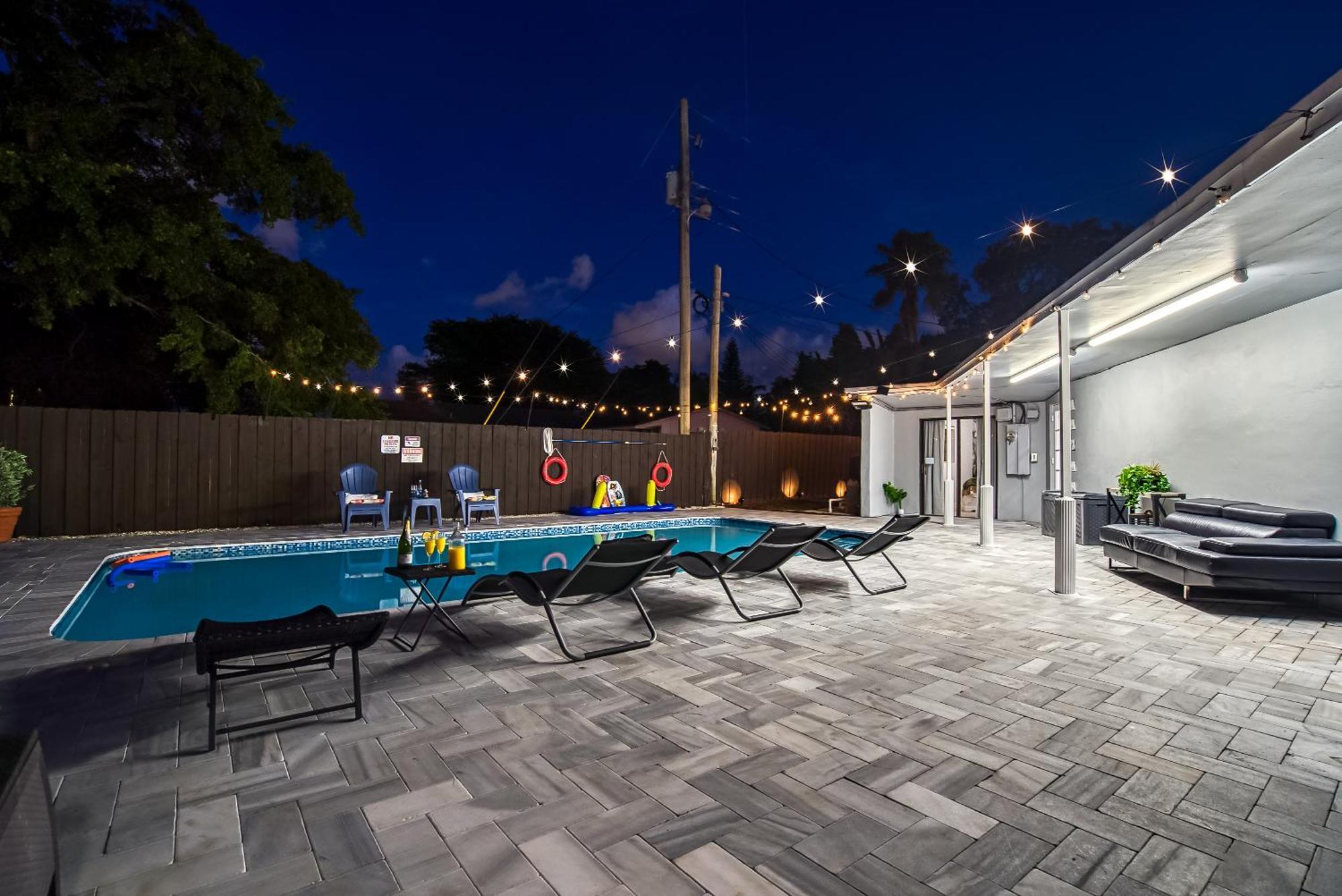 10min To Stylish Sleeps 12 With Pool, Game & Mini Golf Villa Fort Lauderdale
