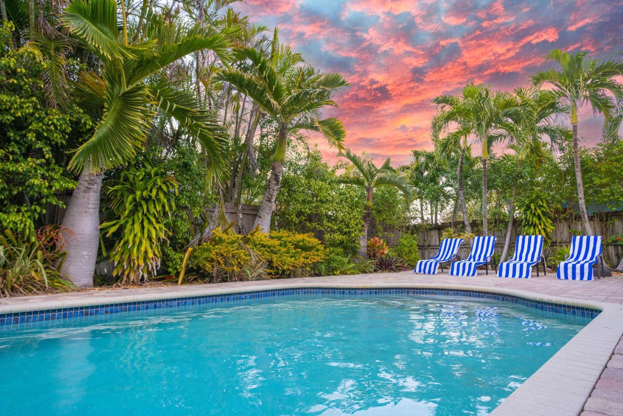 Tropical Oasis Heated Saltwater Pool 6min To The Holiday home *