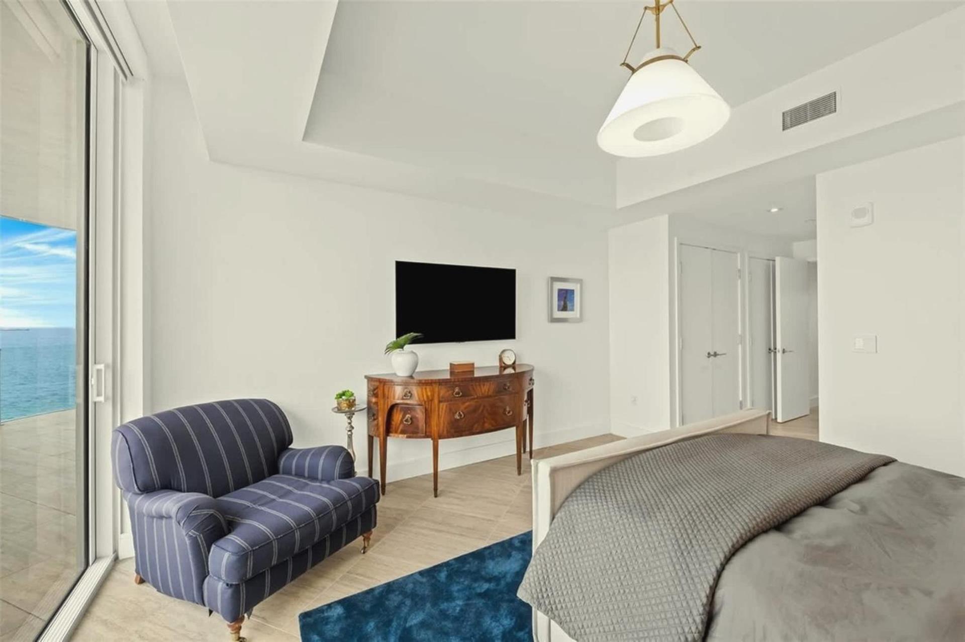 Oceanfront 2-bedroom With Great View