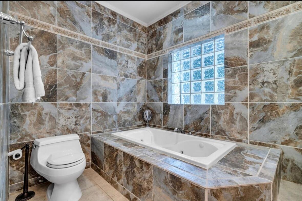3 Bedroom Victoria Park Pool