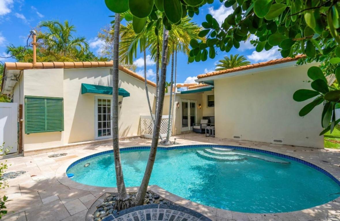 3 Bedroom Victoria Park Pool Holiday home
